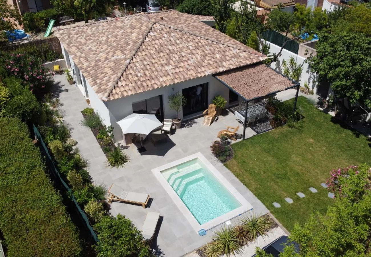 Villa moderne de 100 m² sur 1200 m² de terrain avec piscine - Aubagne